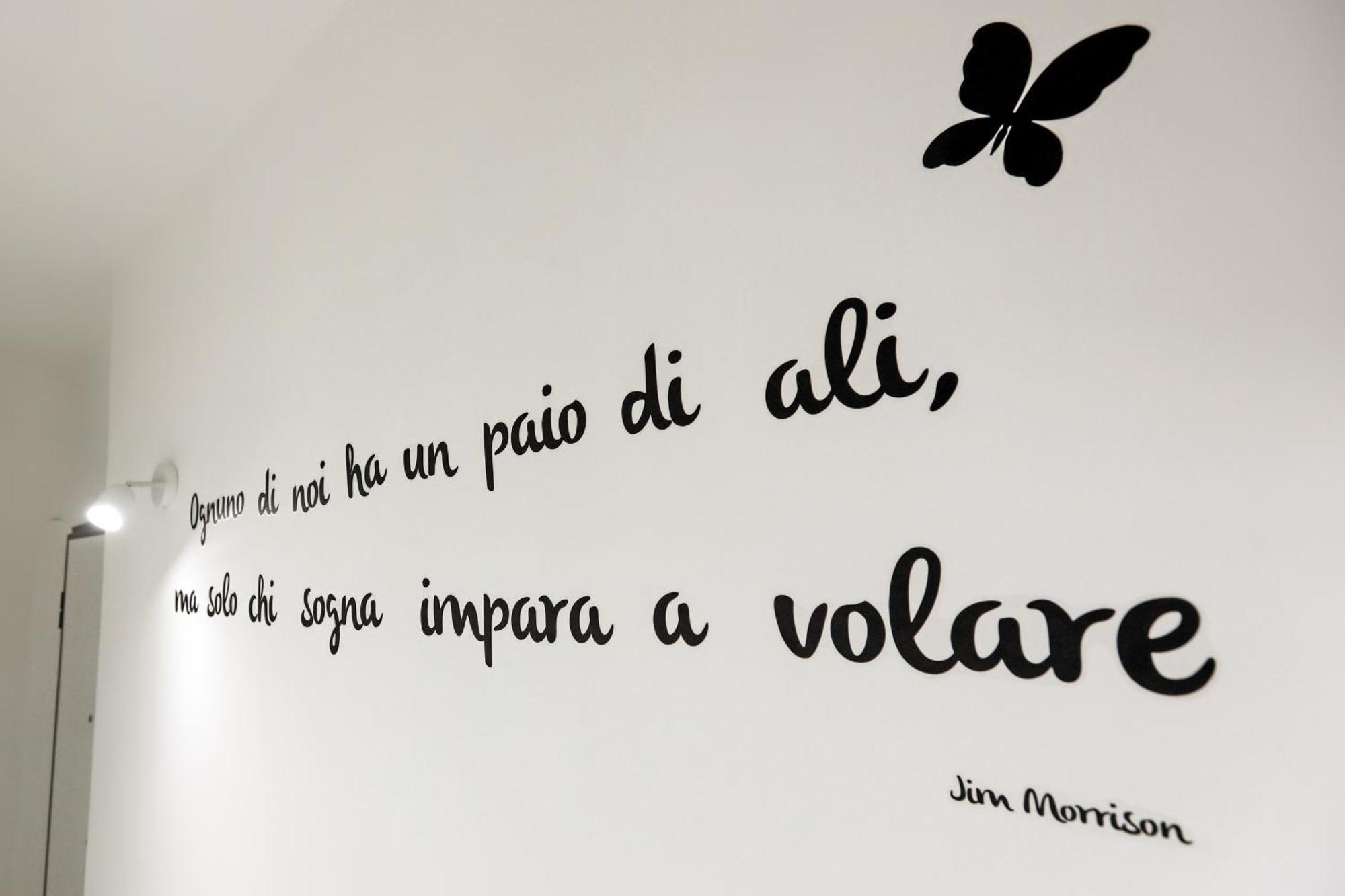 You And Me Napoli Exterior foto